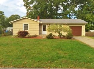17 Blueberry Ter, New Bedford, MA 02745