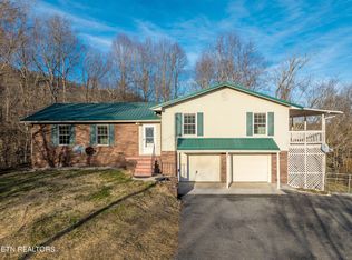 220 Tionesta Dr, Jacksboro, TN 37757
