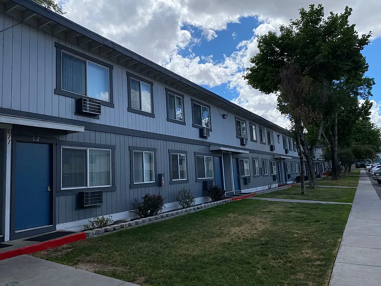 Mountain Vista Apartments — Photo 1