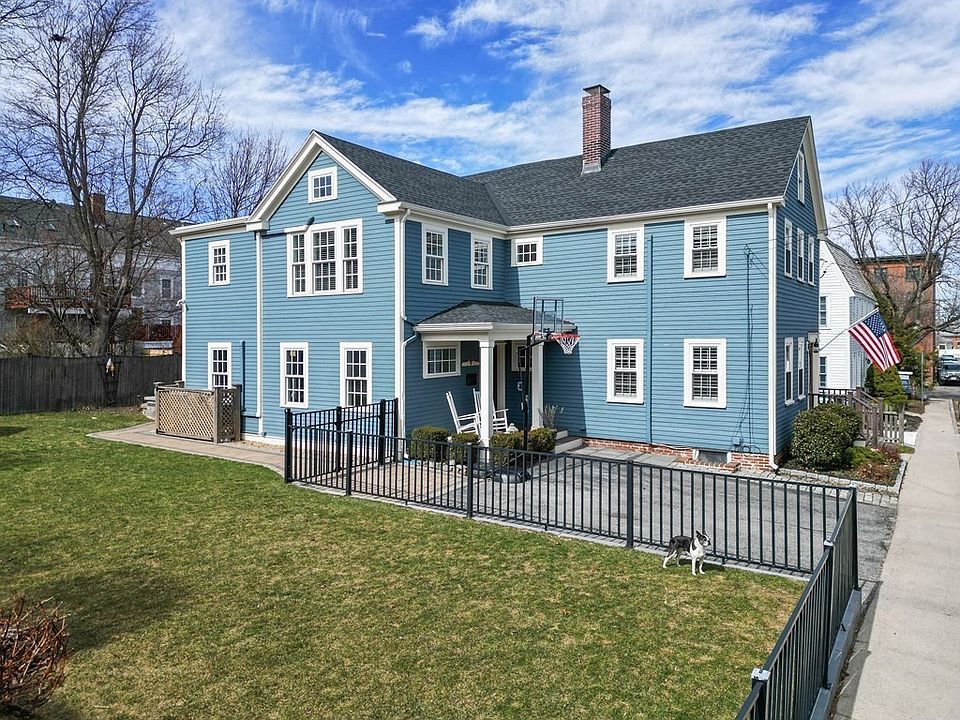 1st image of 10 Salem St
