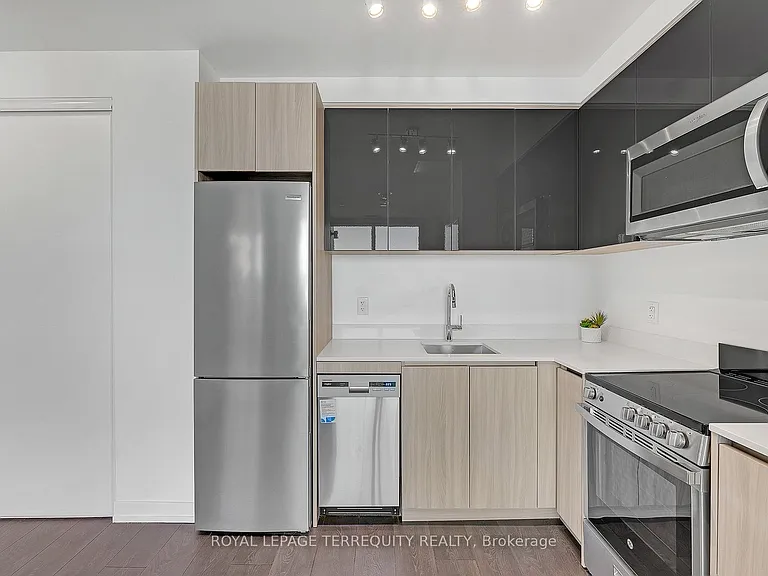 3100 Keele St #719 — Photo 13