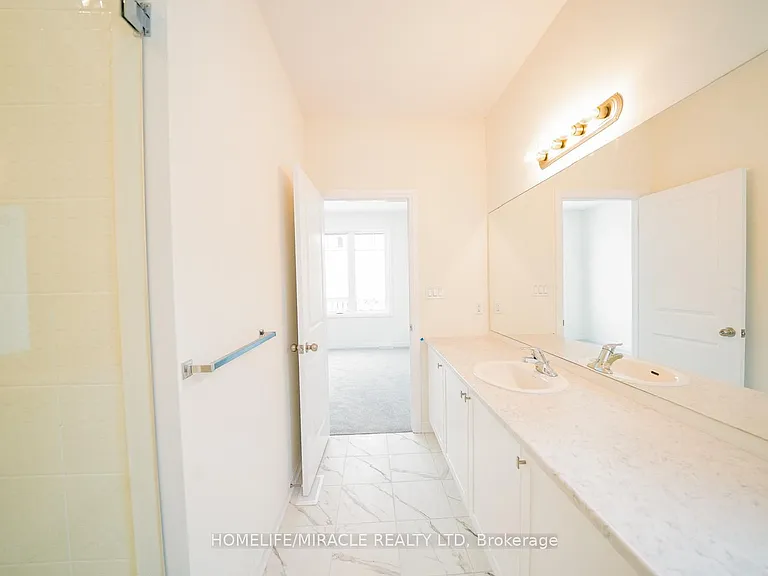 33 Country Club Dr — Photo 14