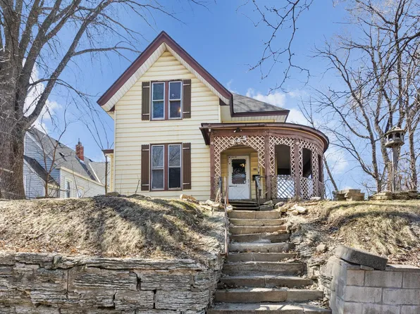 345 Maple St, Saint Paul, MN 55106