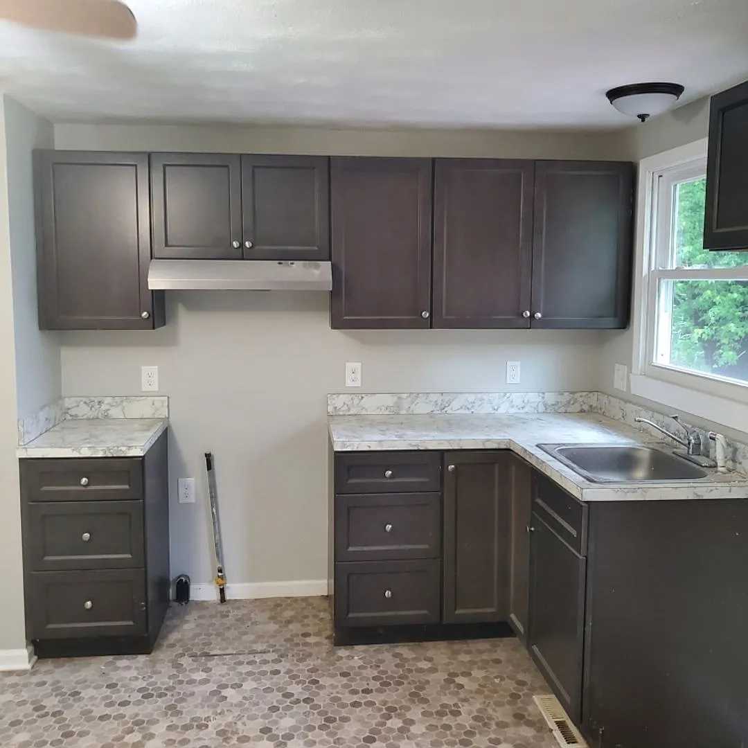 6 Bdrm House For Rent — Photo 1