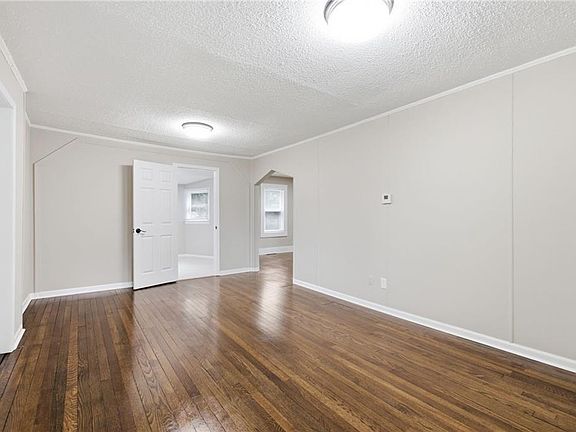 5th image of 4734 Mission Rd