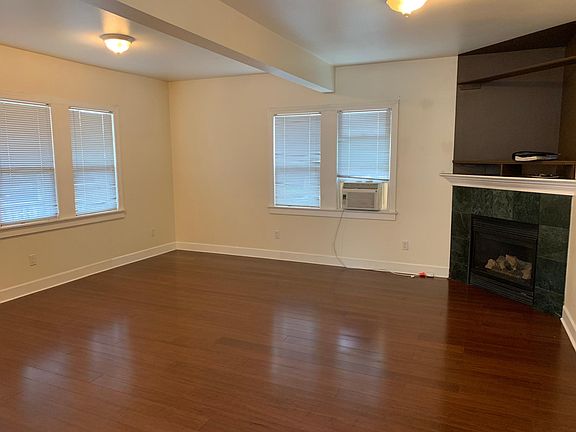 3rd image of 3415 Pacific Ave