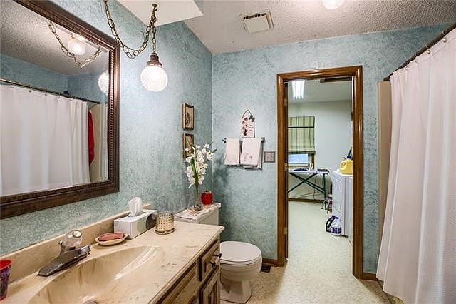 18607 County Road H, Liberty, MO 64068 | Zillow
