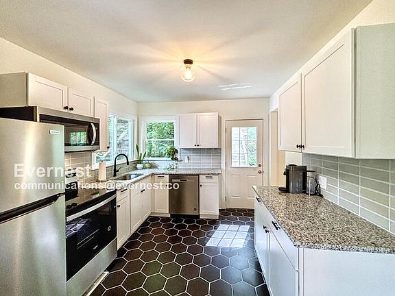 3rd image of 4422 Edelweiss St #4422