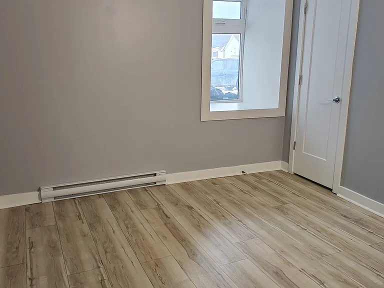 17 Main St W #2 — Photo 10