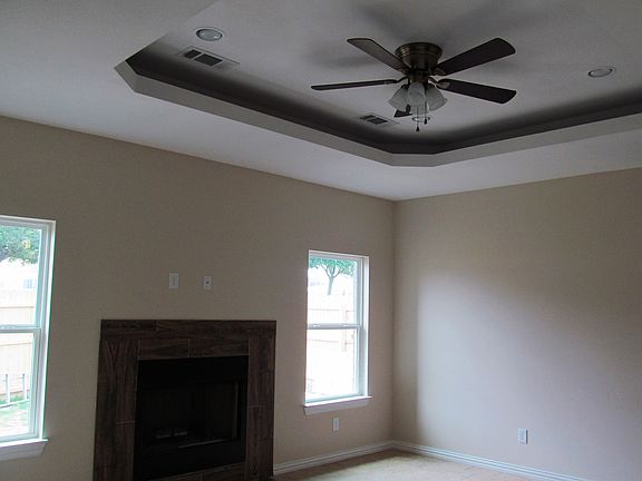 4th image of 875 Perry Dr