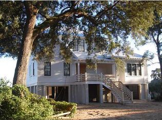 407 Bayview Dr, Mount Pleasant, SC 29464