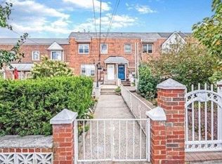 20-07 42nd St #2, Astoria, NY 11105