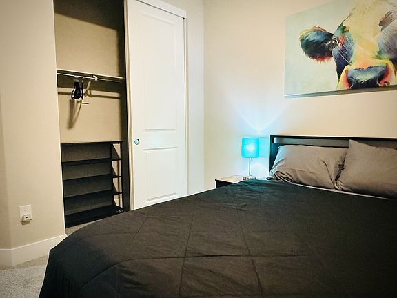 Closet Space w/ Shoe Rack