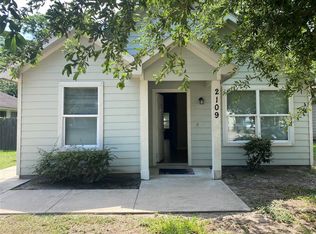 2109 Davis St, Houston, TX 77026