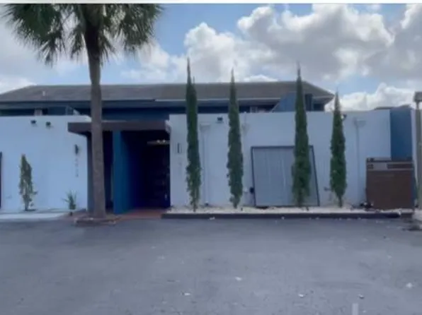 6426 Milk Wagon Ln, Miami Lakes, FL 33014