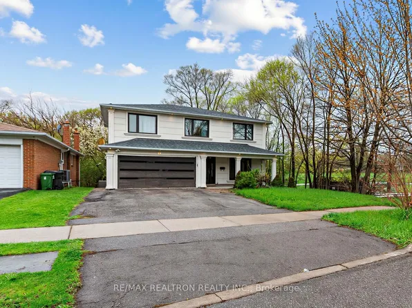 44 Pineway Blvd, Toronto, ON M2H 1A1