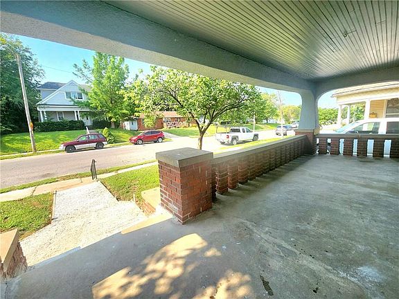 3rd image of 2421 Olive St