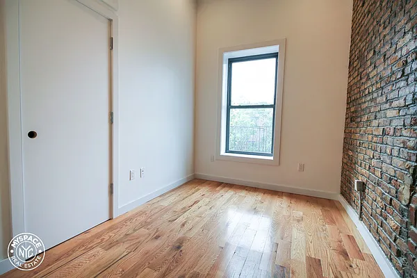 Rented by MySpaceNYC | media 30