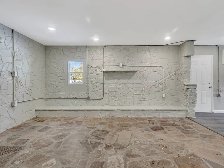 2751 Malvern Ave — Photo 29