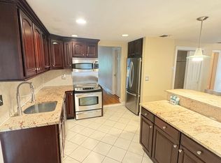 1101 Old Northern Blvd, Roslyn, NY 11576