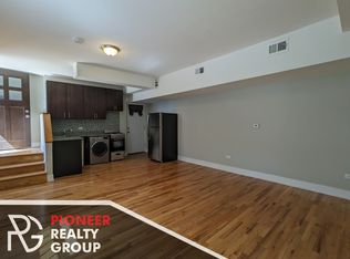 910 W George St #1, Chicago, IL 60657