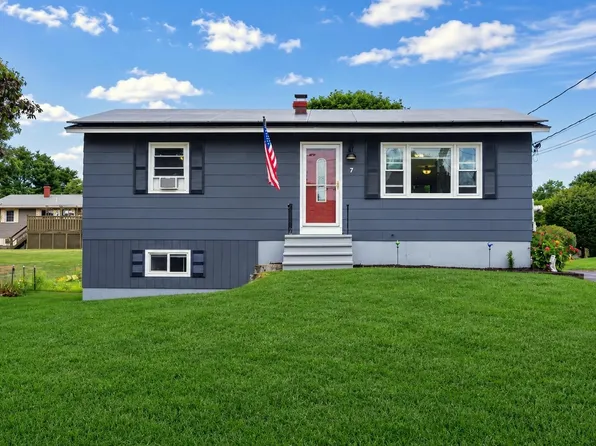 7 Swale Lane, Lewiston, ME 04240