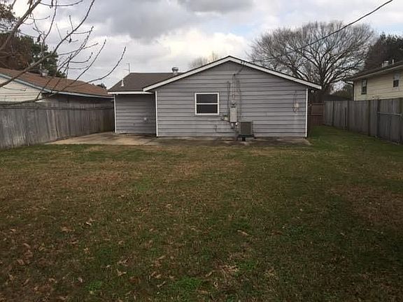3rd image of 4013 California Ave