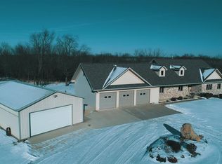 S8296 Church Rd, Viola, WI 54664