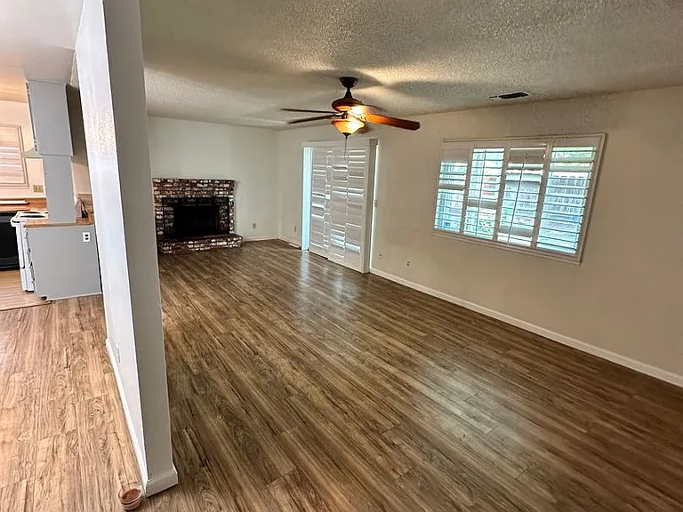 1359 Dove St — Photo 10