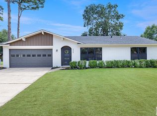 444 E Greenfield Dr, Wake Village, TX 75501