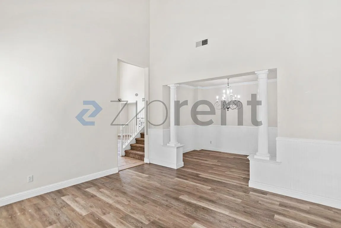 5 bed, 2840 sqft, $3,200 — Photo 4