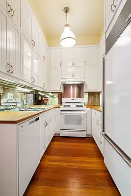 4th image of 407 E 91st St APT 2A