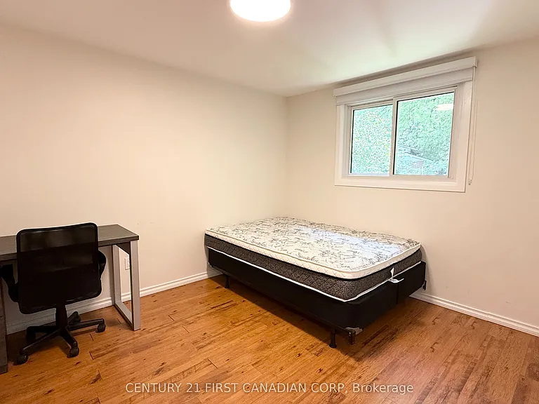 453 Castlegrove Blvd #UPPER — Photo 16