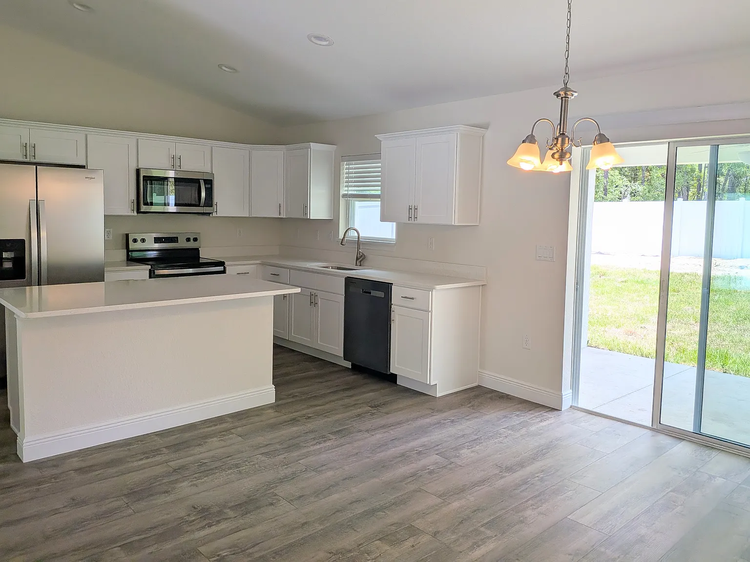 3 bed, 1453 sqft, $1,800 — Photo 3