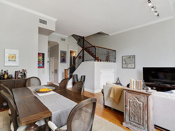 2nd image of 760 Magazine St APT 219