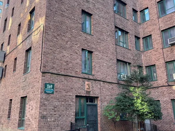 1569 Metropolitan Avenue #5G, Bronx, NY 10462
