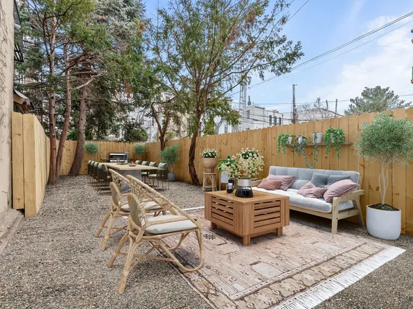 556 Leonard St, Brooklyn, NY 11222