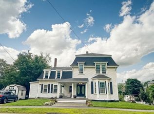 122 N Main St, Newport, NH 03773