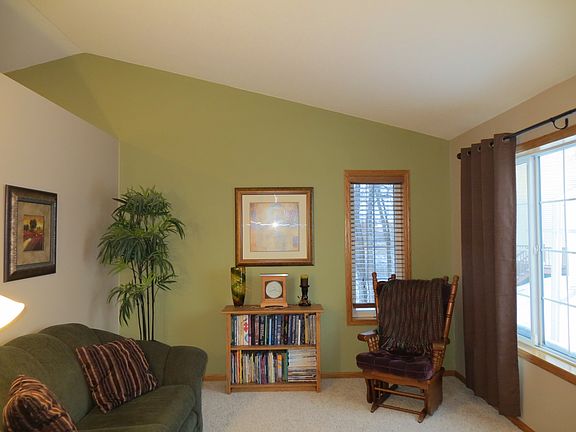 3rd image of 3125 15th Ave S