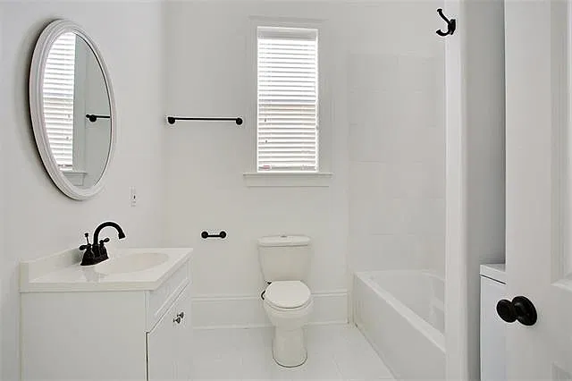 2 bed, 1.0 bath, 1050 sqft, $1,600 — Photo 4
