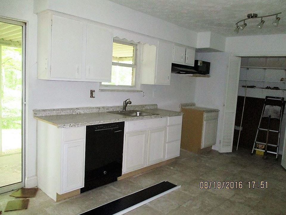 2nd image of 412 Kentucky Ave