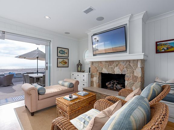4th image of 4407 Seashore Dr #A