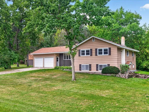 9855 Iffert Ave NE, Monticello, MN 55362