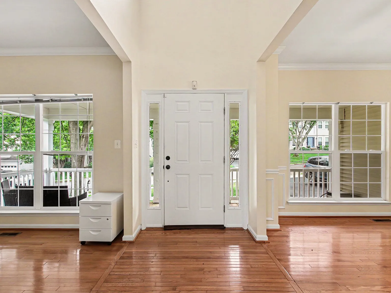 Gorgeous Single Family — Photo 4