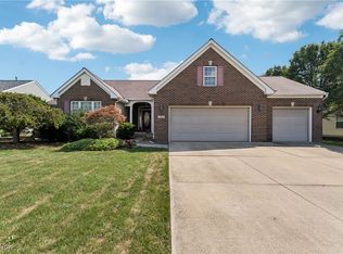 5165 Weatherstone Dr, North Ridgeville, OH 44039
