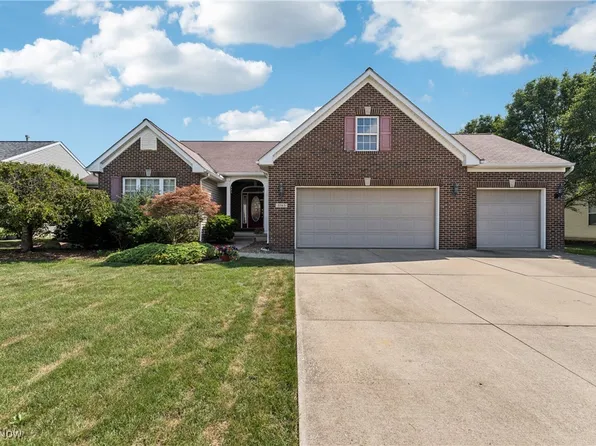 5165 Weatherstone Dr, North Ridgeville, OH 44039