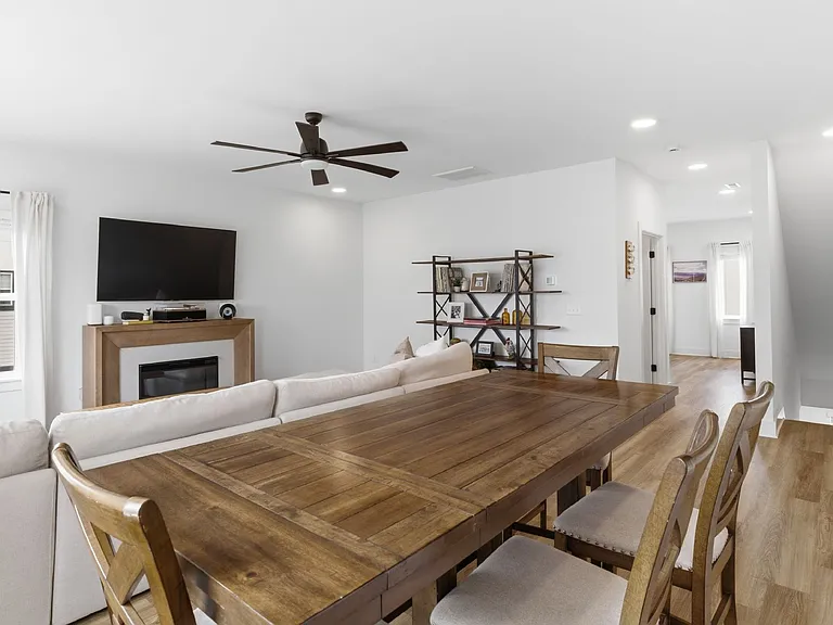 700 N Dupont Ave #311 — Photo 12