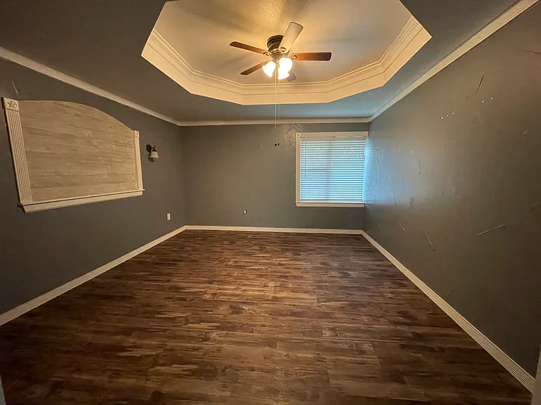 1461 Dawson Dr — Photo 2