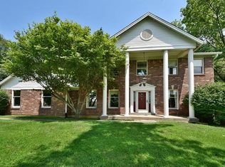 11903 Autumn Lakes Dr, Maryland Heights, MO 63043