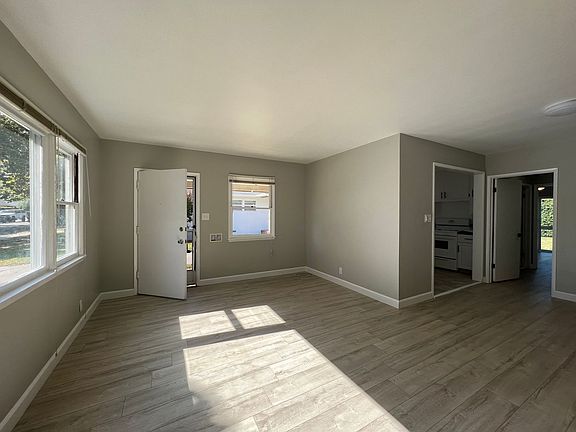 4th image of 44 N Joanne Ave
